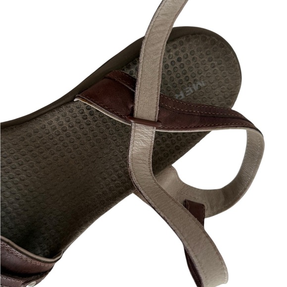 Merrell Dahlia Sandals with Cross-Straps - Picture 7 of 9